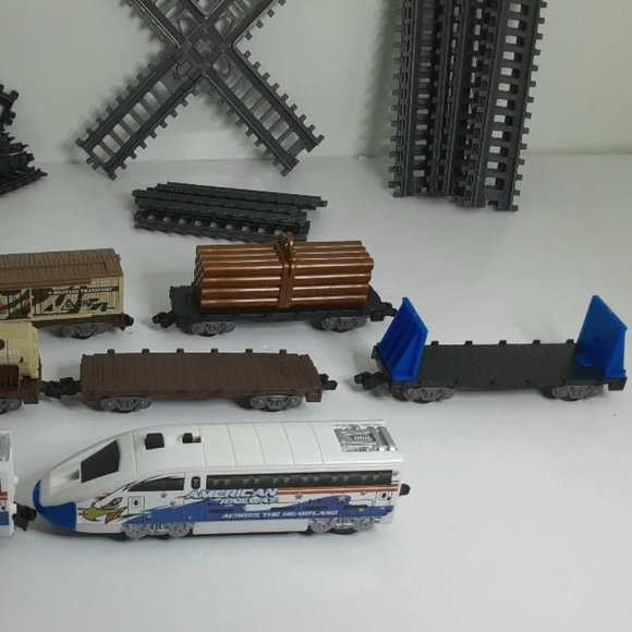 Jakks Pacific Train Set Lot - 37 Pieces - Complete - Picture 3 of 8
